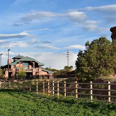 Cougar Ridge Hotel Тори Екстериор снимка