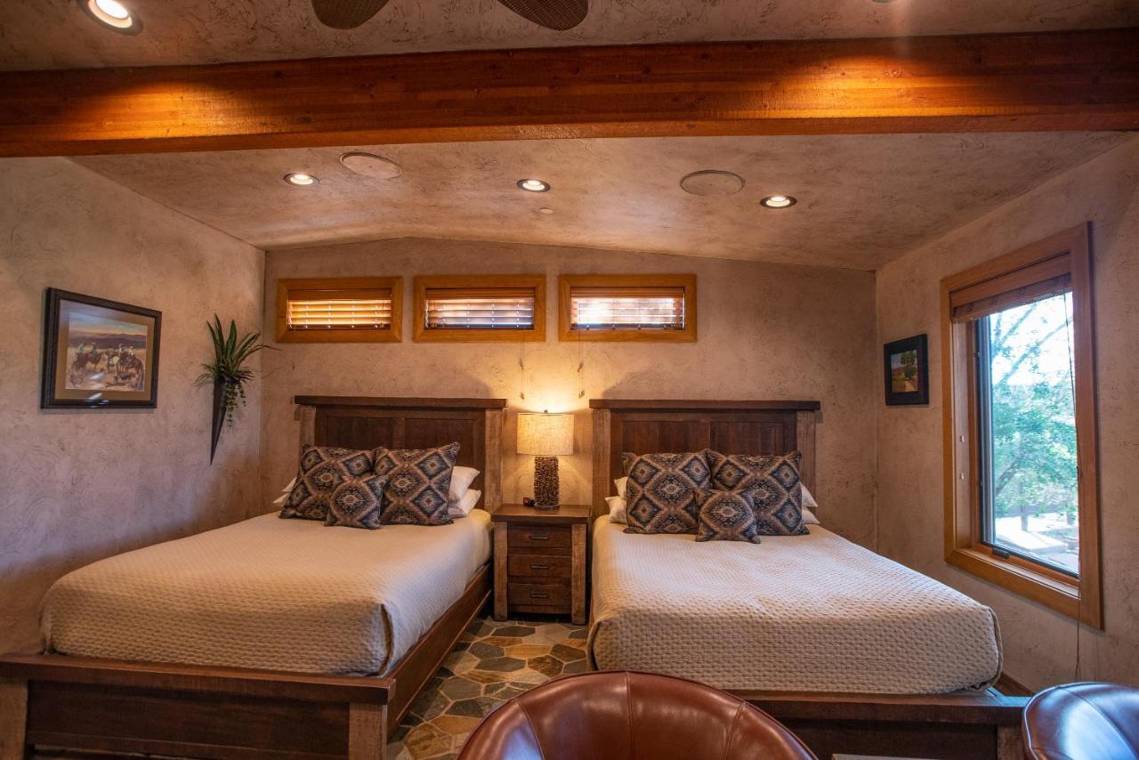 Cougar Ridge Hotel Тори Екстериор снимка