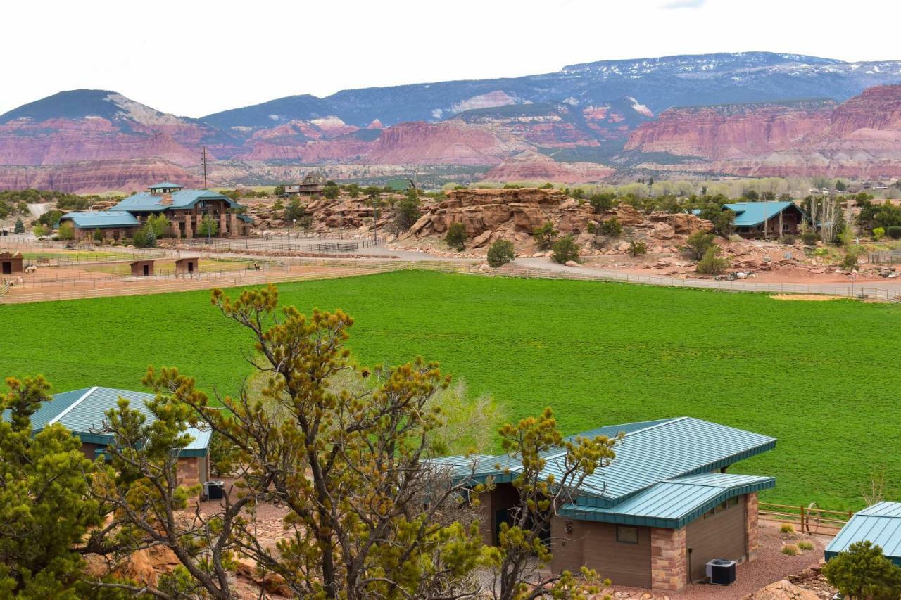 Cougar Ridge Hotel Тори Екстериор снимка
