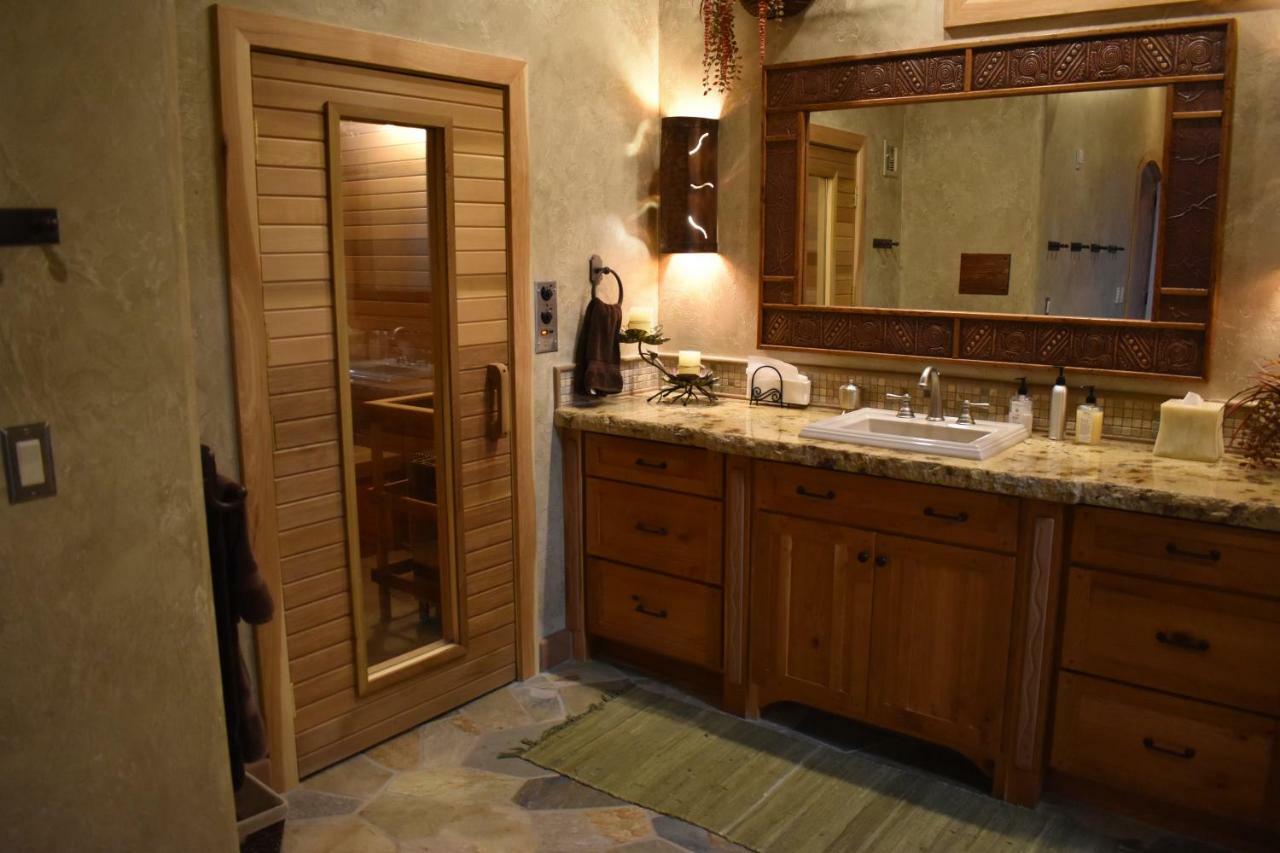Cougar Ridge Hotel Тори Екстериор снимка