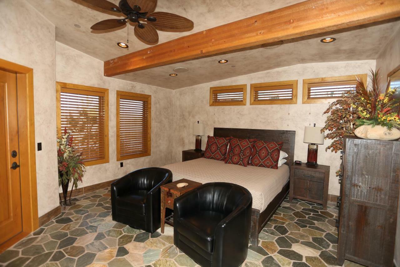 Cougar Ridge Hotel Тори Екстериор снимка