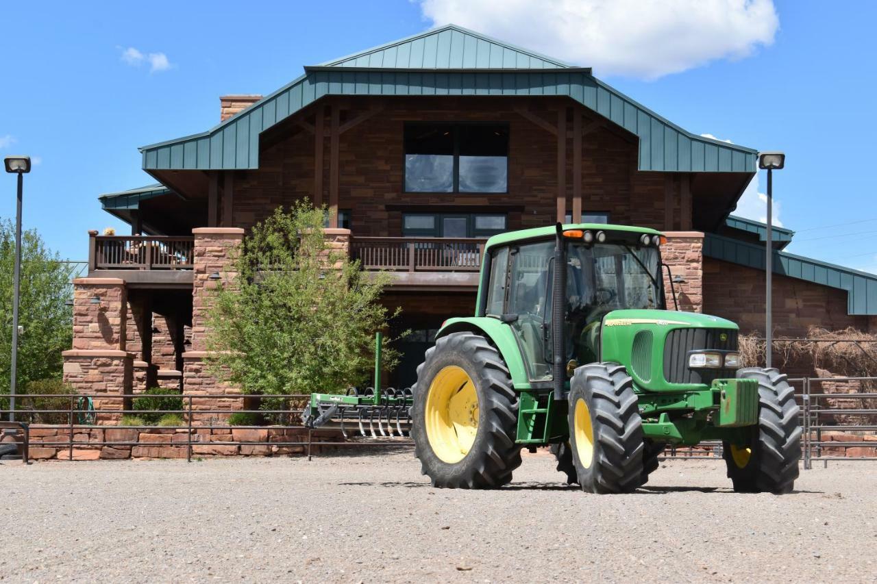 Cougar Ridge Hotel Тори Екстериор снимка