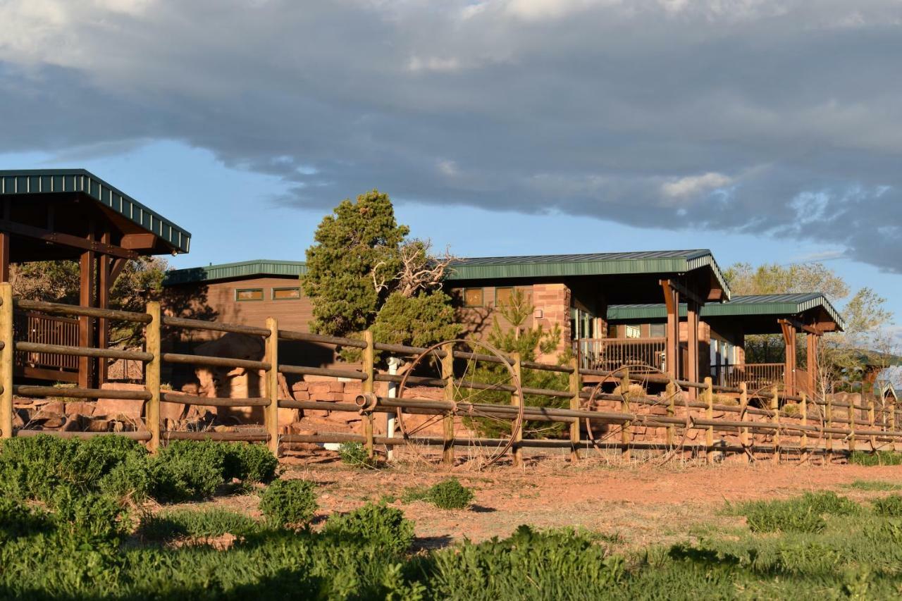 Cougar Ridge Hotel Тори Екстериор снимка