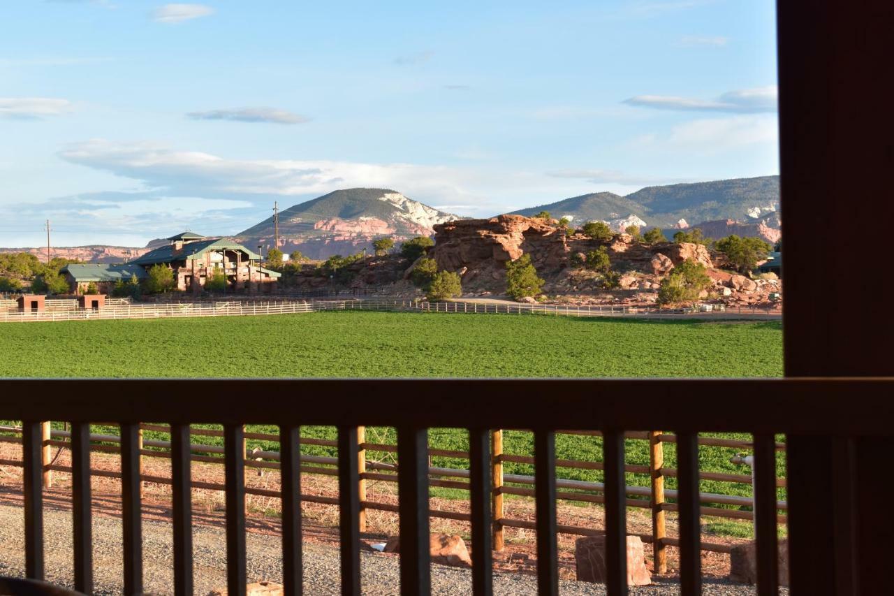 Cougar Ridge Hotel Тори Екстериор снимка