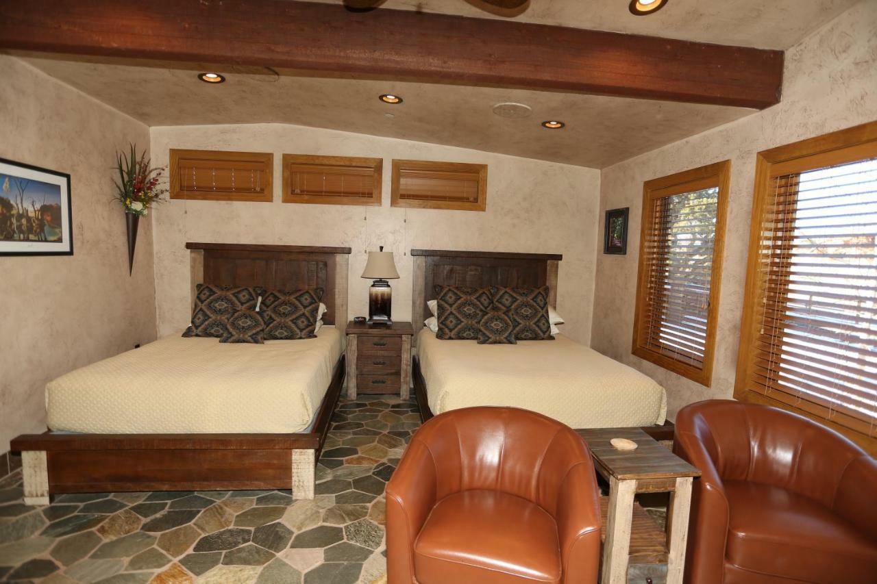 Cougar Ridge Hotel Тори Екстериор снимка