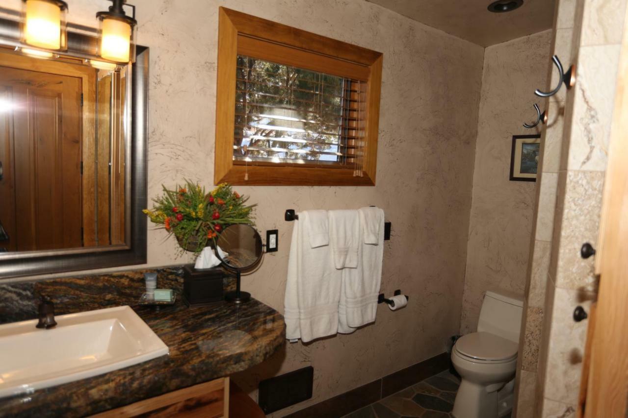 Cougar Ridge Hotel Тори Екстериор снимка