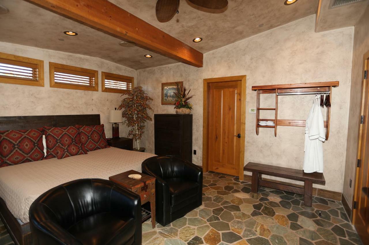 Cougar Ridge Hotel Тори Екстериор снимка